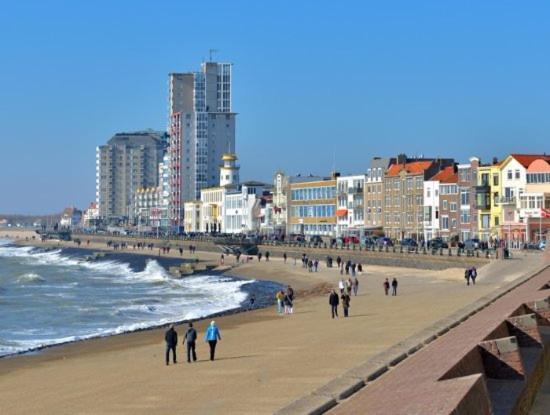 Bolton Boulevard Beach Rooms Vlissingen Esterno foto